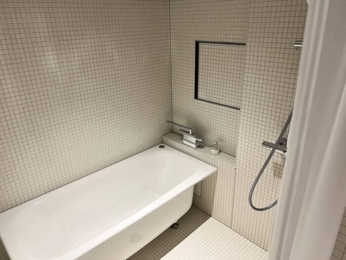 石川・金沢のデザインホテル、香林居（こうりんきょ）の客室内バスルーム