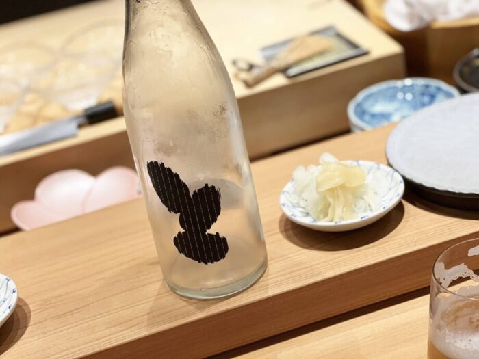 台北・大安エリアにある寿司店 初魚 鮨で味わった日本酒