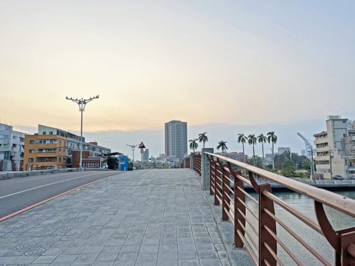 台南・安平エリアの金華橋から眺める風景