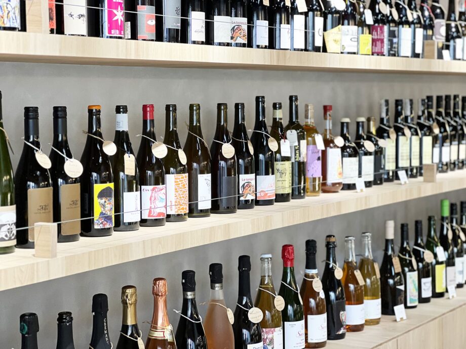台南のワインショップ ARIORI Wine & Food のショップスペース